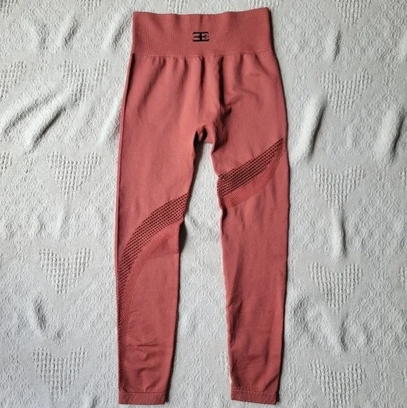 MOTUS SEAMLESS LEGGINGS HIGH WAIST – TERRA ROSE - Picture 4 of 12